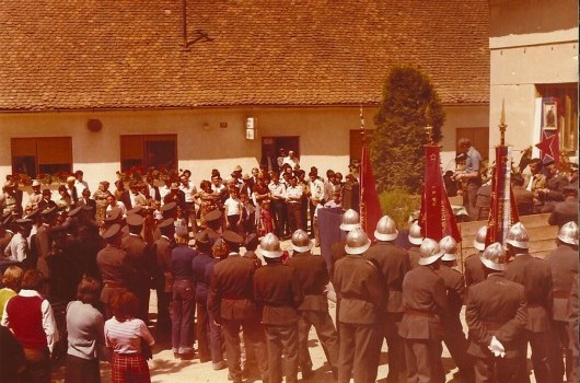 Prevzem nove motorne brizgalne 1978